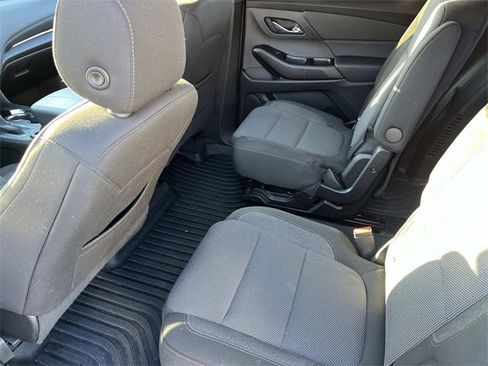 Used 2023 Chevrolet Traverse LT w/ Midnight/Sport Edition image 16