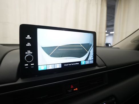 Certified 2025 Honda Pilot Touring image 21
