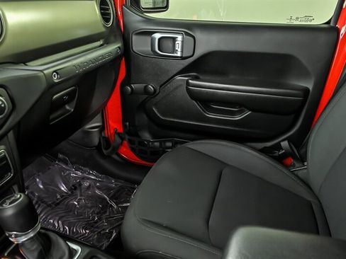 Used 2018 Jeep Wrangler Unlimited Sport AWD/4WD image 26