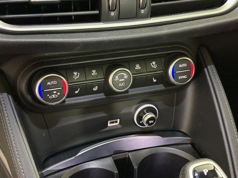 Used 2023 Alfa Romeo Stelvio Sprint AWD/4WD image 18