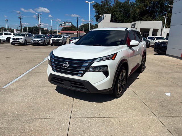 Used 2024 Nissan Rogue SV FWD image 3