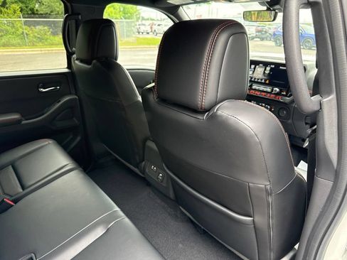 Used 2025 Nissan Frontier PRO-4X w/ Pro Premium Package AWD/4WD image 13