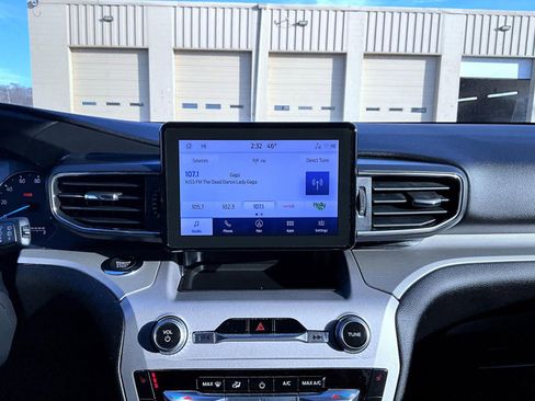 Used 2023 Ford Explorer XLT w/ Equipment Group 202A image 14