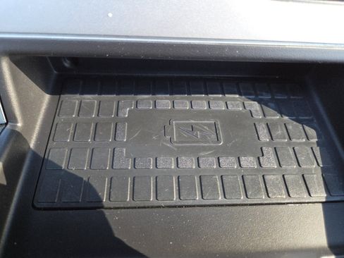 Used 2022 Ford Explorer Limited w/ Equipment Group 301A RWD image 36