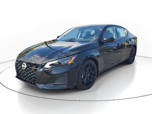 New 2026 Nissan Altima 2.5 SR FWD image 3
