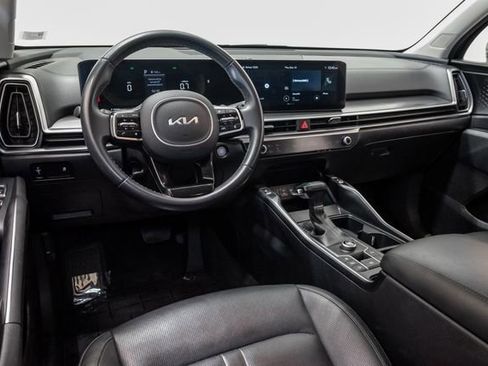 Certified 2024 Kia Sorento S image 7