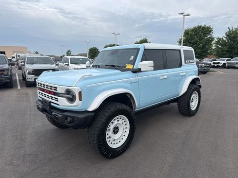 Used 2023 Ford Bronco Heritage Edition AWD/4WD image 3