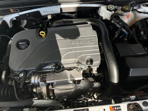 Used 2024 Chevrolet Malibu LT image 32