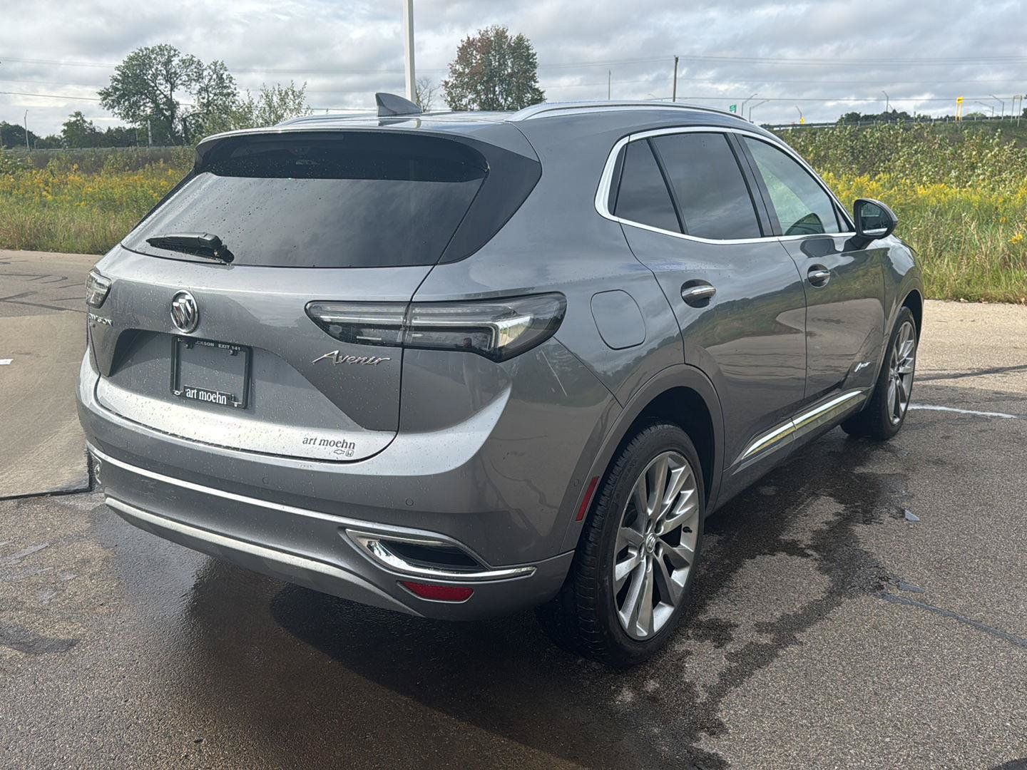 Used 2022 Buick Envision Avenir w/ Technology Package II AWD/4WD image 5