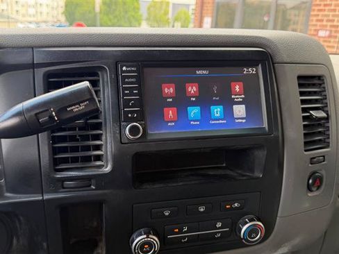 Used 2020 Nissan NV 2500 SV RWD image 21