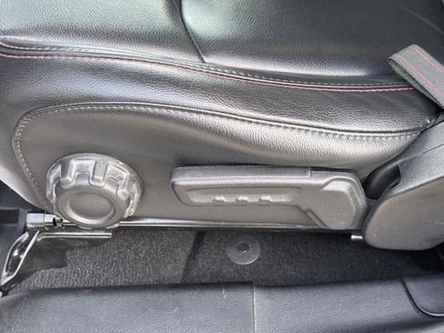 Used 2021 Jeep Wrangler Unlimited Rubicon AWD/4WD image 23