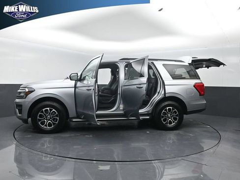 Used 2023 Ford Expedition XLT RWD image 28