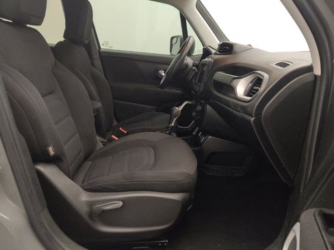 Used 2020 Jeep Renegade Latitude w/ Popular Equipment Group FWD image 21