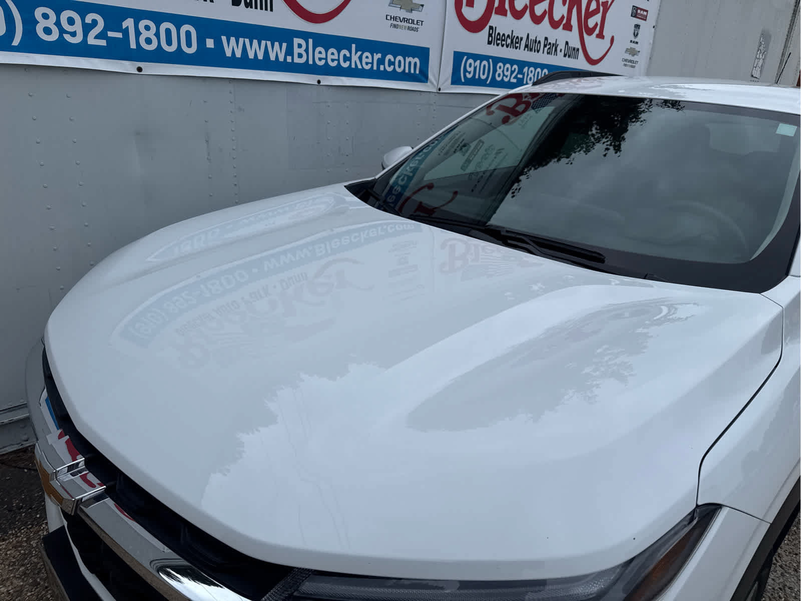 Used 2025 Chevrolet Trax LT FWD image 9