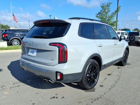 Used 2023 Kia Telluride SX X-Line AWD/4WD image 3