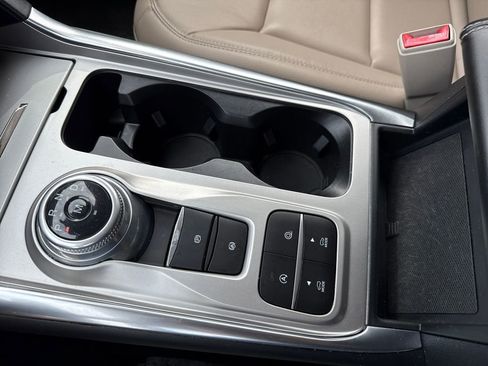 Certified 2020 Ford Explorer XLT w/ Equipment Group 202A image 23