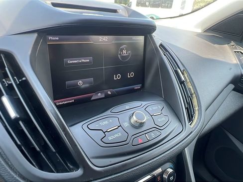 Used 2014 Ford Escape SE w/ Equipment Group 201A FWD image 12