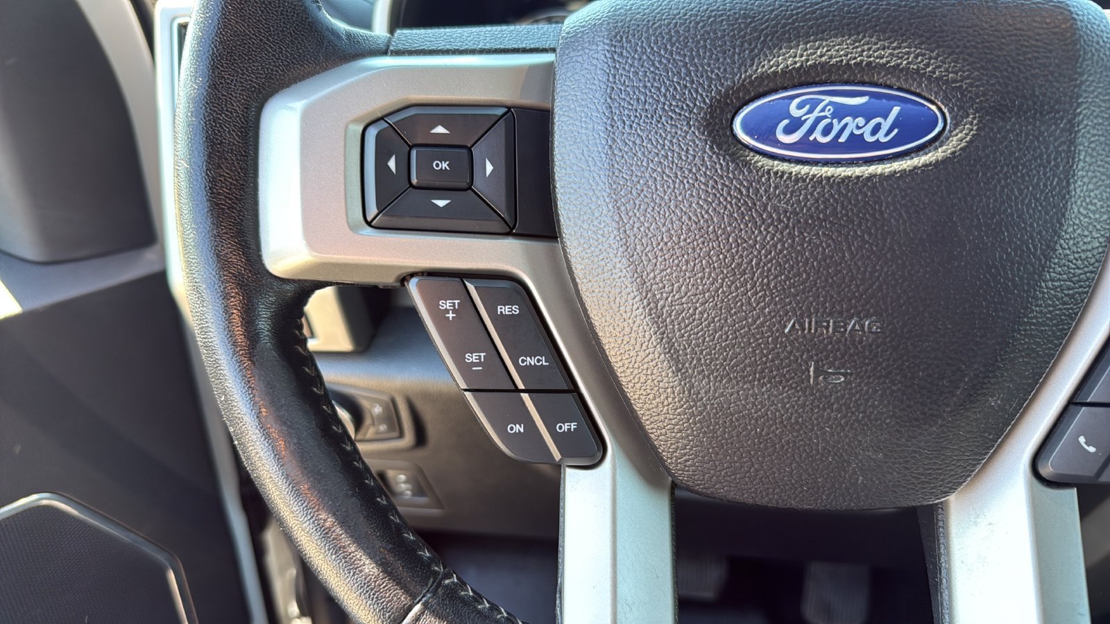Used 2018 Ford F150 Lariat w/ Equipment Group 502A Luxury AWD/4WD image 13