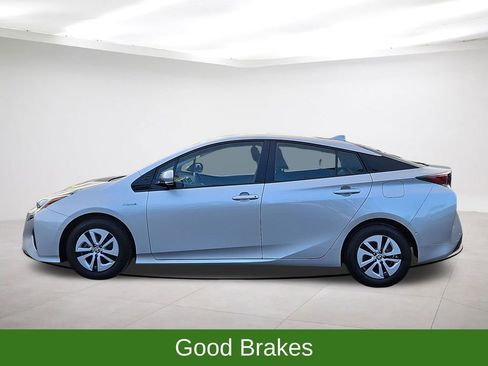 Used 2018 Toyota Prius Two image 4