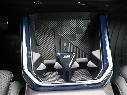 Used 2025 BMW X3 xDrive30i w/ Premium Package image 32