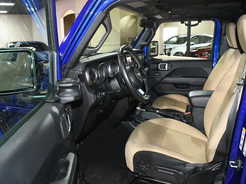 Used 2018 Jeep Wrangler Unlimited Sahara AWD/4WD image 47