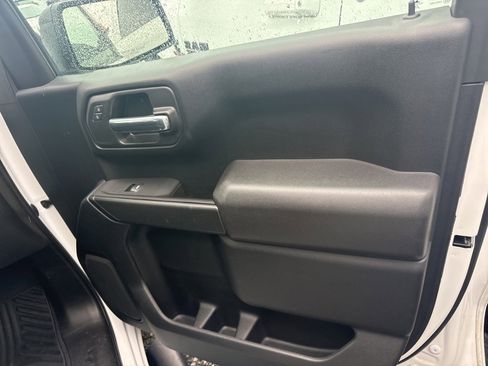 Used 2022 Chevrolet Silverado 1500 Custom image 10