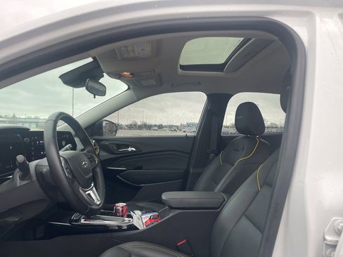 Used 2024 Chevrolet Trax ACTIV w/ Sunroof Package image 12