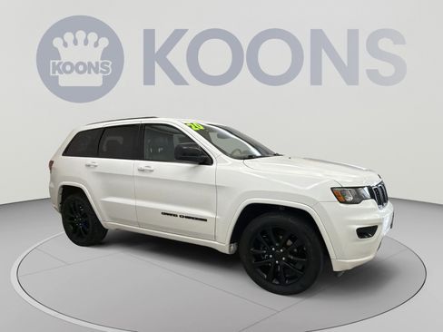 Used 2020 Jeep Grand Cherokee Altitude RWD image 12