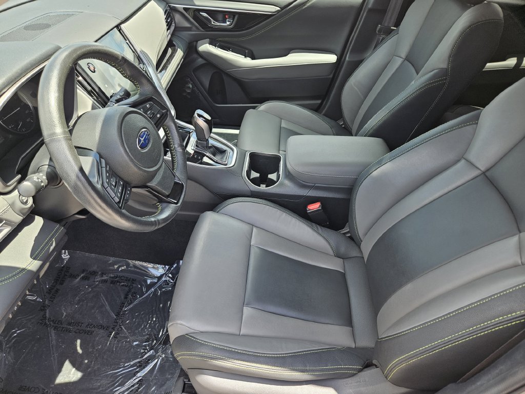 Used 2025 Subaru Outback Onyx Edition AWD/4WD image 14