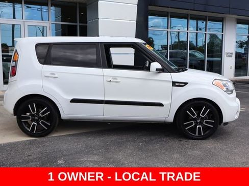 Used 2011 Kia Soul + FWD image 10