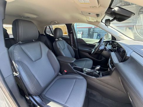 Used 2025 Buick Encore GX Preferred AWD/4WD image 35