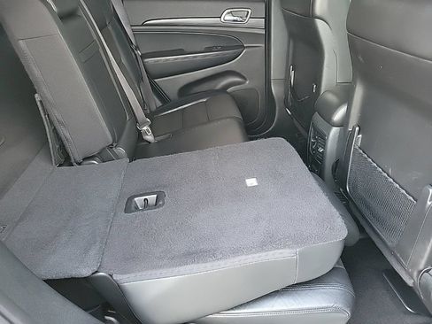 Used 2020 Jeep Grand Cherokee Altitude AWD/4WD image 16