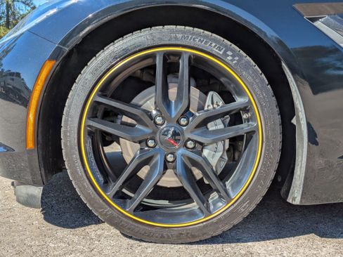 Used 2019 Chevrolet Corvette Stingray Coupe w/ 1LT image 27