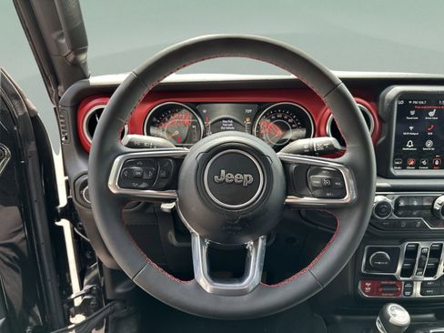 Used 2023 Jeep Gladiator Rubicon w/ LED Lighting Group AWD/4WD image 12