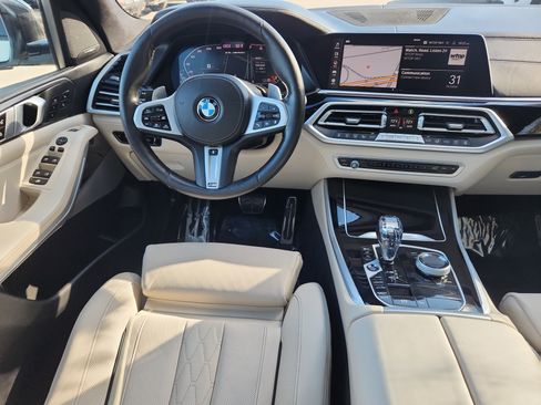 Used 2020 BMW X5 M50i w/ Executive Package image 4