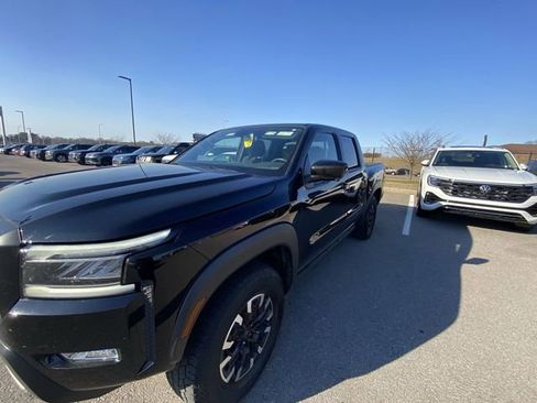 Used 2023 Nissan Frontier PRO-4X w/ Pro Convenience Package image 2