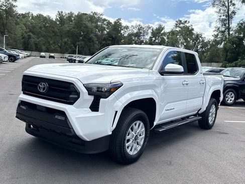 Used 2025 Toyota Tacoma SR5 RWD image 5