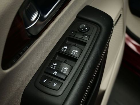 Used 2022 Chrysler Pacifica Limited image 19