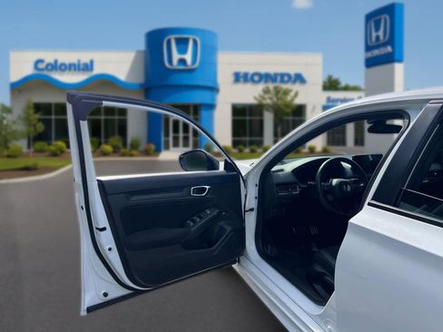 Used 2025 Honda Civic Sport image 15