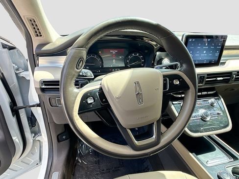 Used 2021 Lincoln Corsair FWD image 11