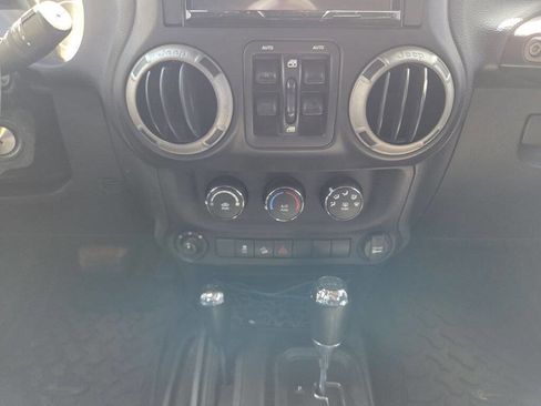 Used 2017 Jeep Wrangler Unlimited Sport w/ Quick Order Package 24S AWD/4WD image 26