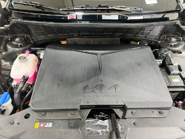 Certified 2025 Kia Niro Wind FWD image 30