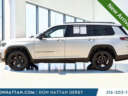 Used 2023 Jeep Grand Cherokee L Laredo AWD/4WD image 2