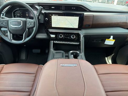 New 2026 GMC Sierra 2500 Denali Ultimate AWD/4WD image 9