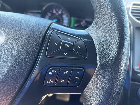 Used 2017 Ford Explorer XLT w/ Equipment Group 202A AWD/4WD image 15