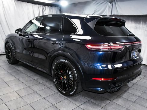 Used 2023 Porsche Cayenne GTS image 4