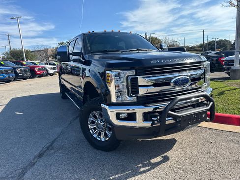 Used 2019 Ford F350 XLT w/ XLT Premium Package image 2