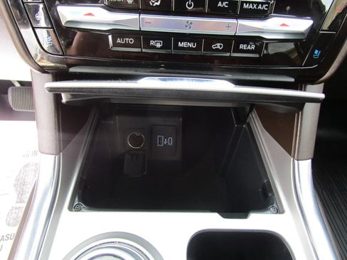 Used 2021 Ford Explorer King Ranch w/ Premium Technology Package AWD/4WD image 18