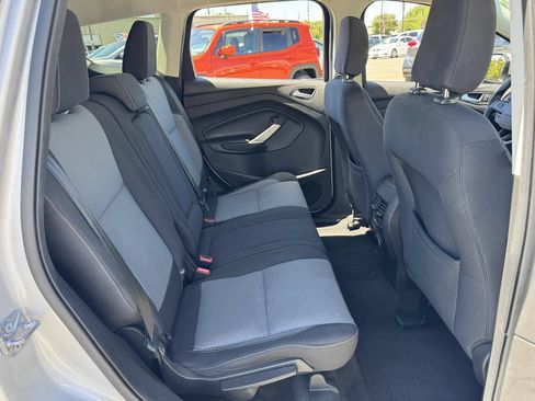 Used 2018 Ford Escape SE FWD image 17