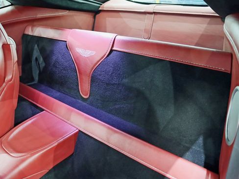 Used 2019 Aston Martin V8 Vantage Coupe RWD image 30